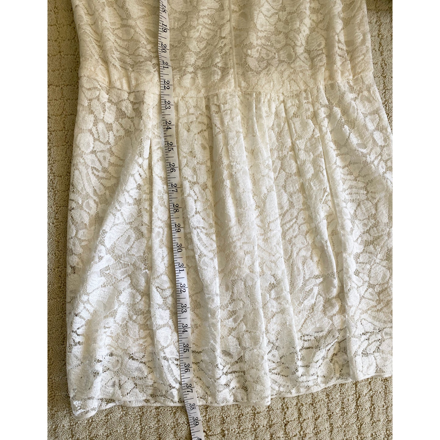 Nina Ricci Ivory Lace Dress, size 36 (fits like a size 2)