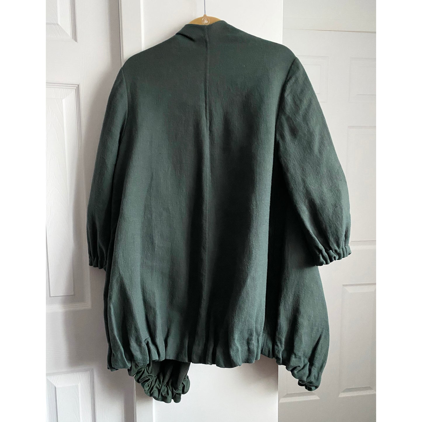 Manteau drapé vert forêt Ports 1961, convient à la taille Medium.