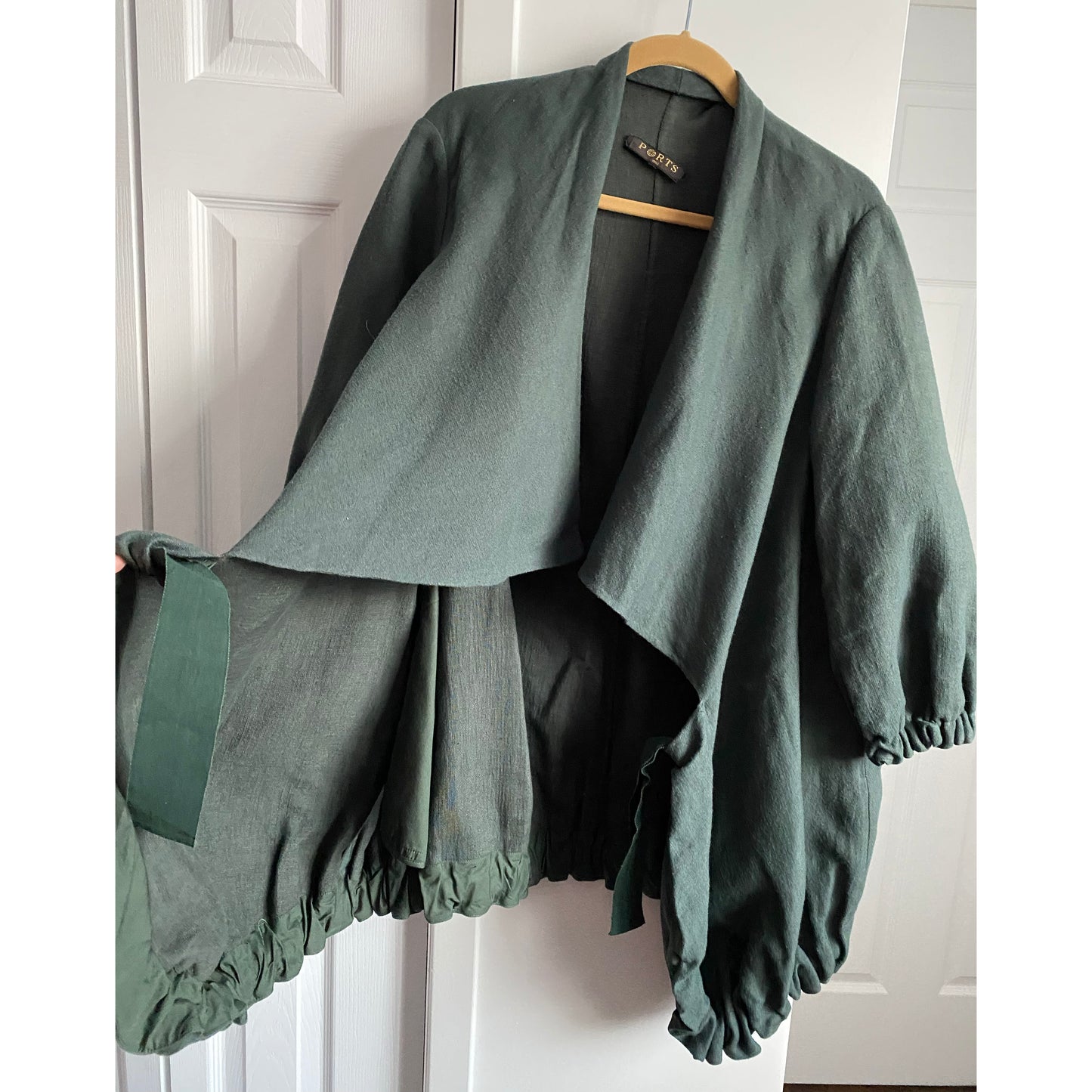 Manteau drapé vert forêt Ports 1961, convient à la taille Medium.