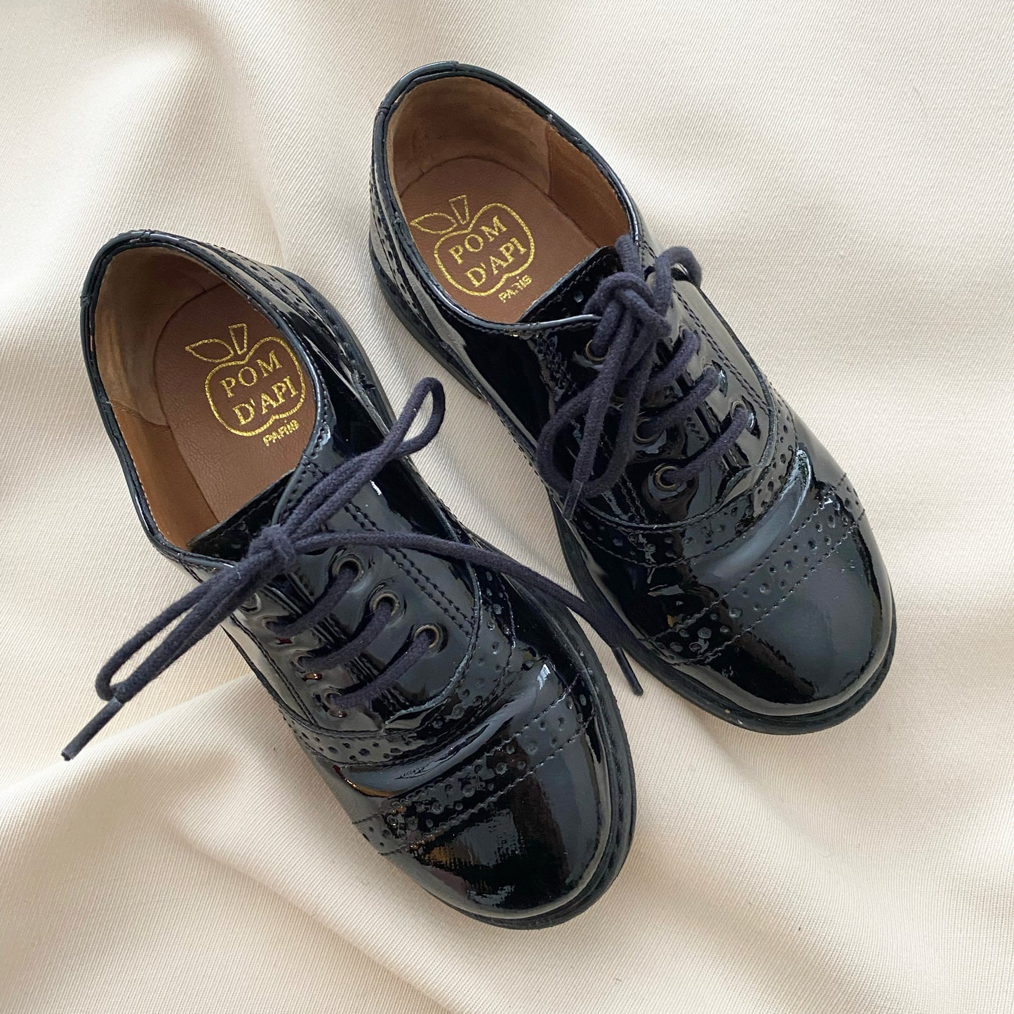 ** KIDS ** Pom D'Api Black Patent Leather Oxfords, size 26