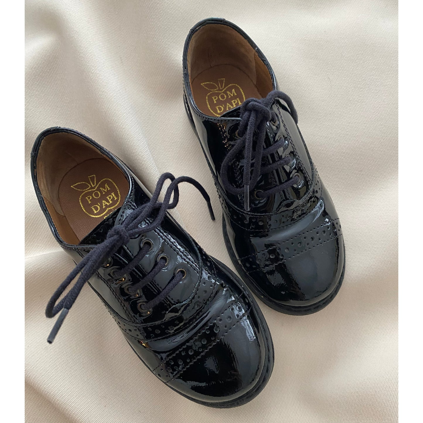 ** KIDS ** Pom D'Api Black Patent Leather Oxfords, size 26