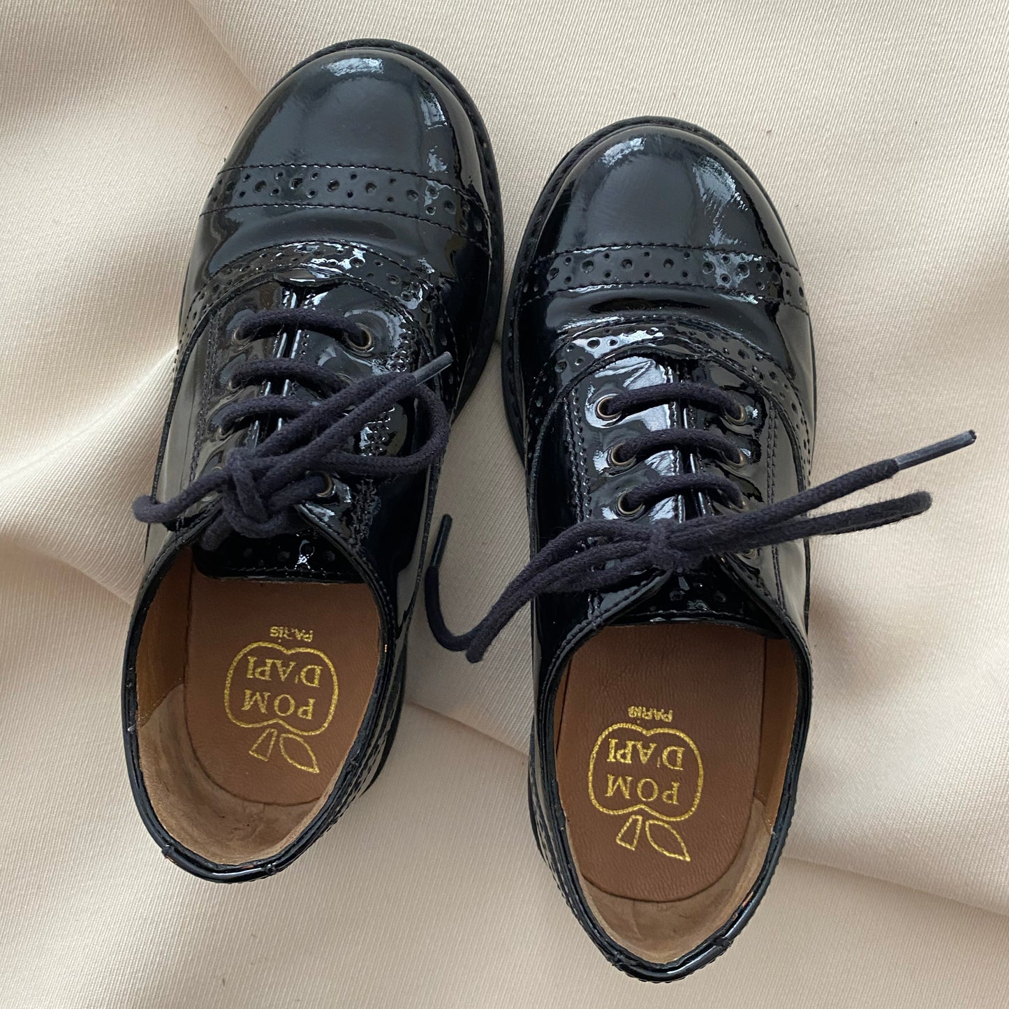 ** KIDS ** Pom D'Api Black Patent Leather Oxfords, size 26