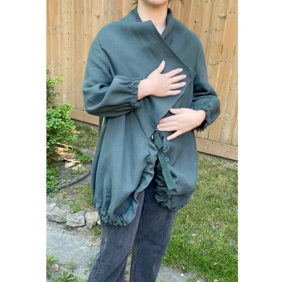 Manteau drapé vert forêt Ports 1961, convient à la taille Medium.