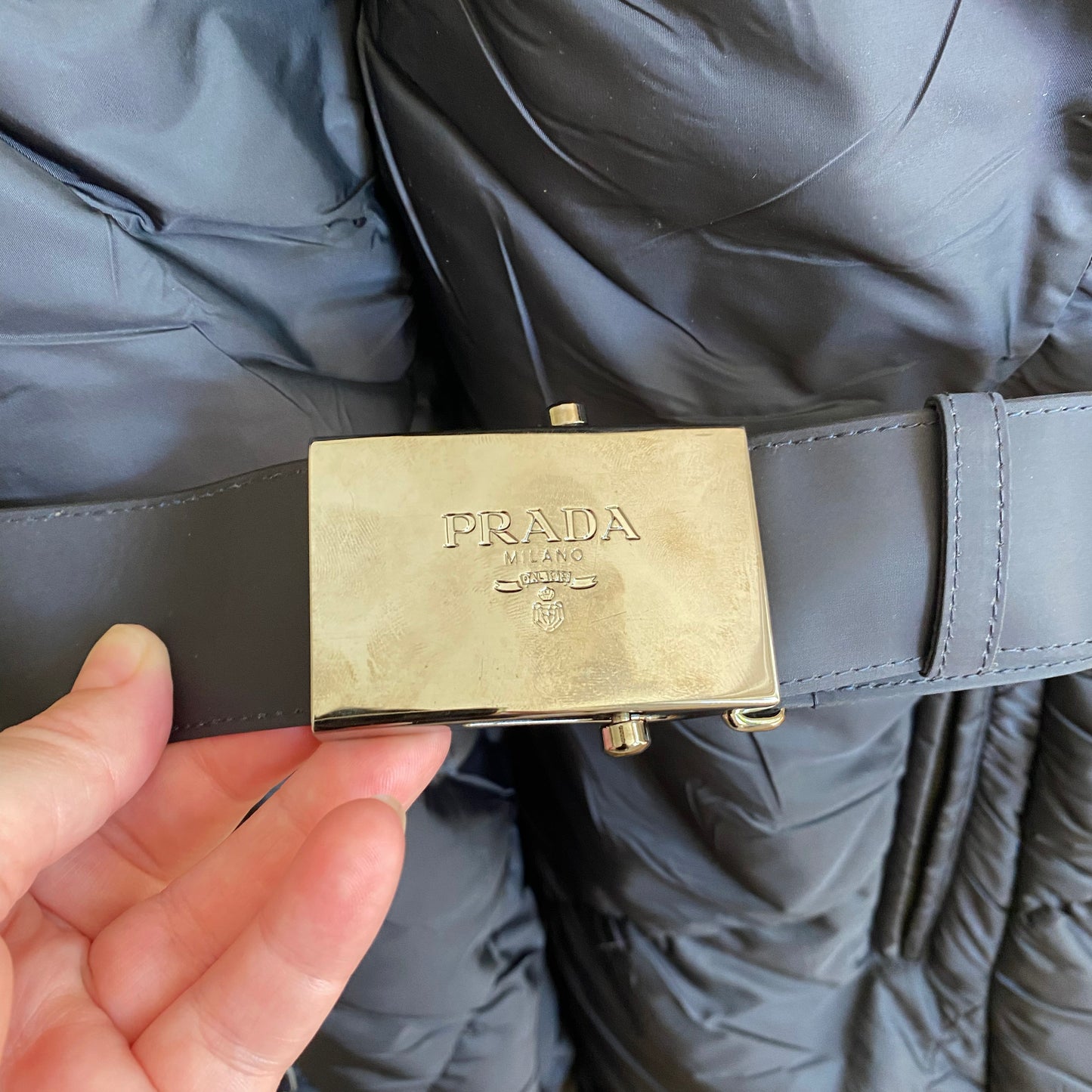 Doudoune Prada Linea Rossa marine avec col en fourrure de renard, taille 40IT (convient à la taille US 0/2)