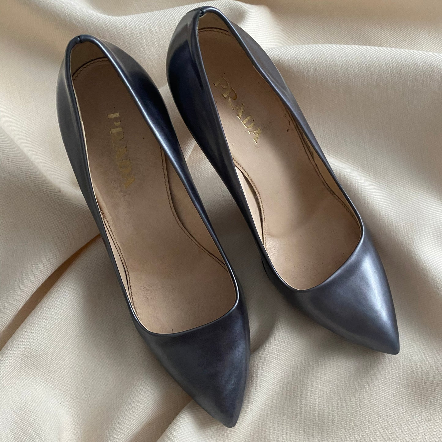 Prada Pointy Toe Pumps in Gunmetal Grey, size 37