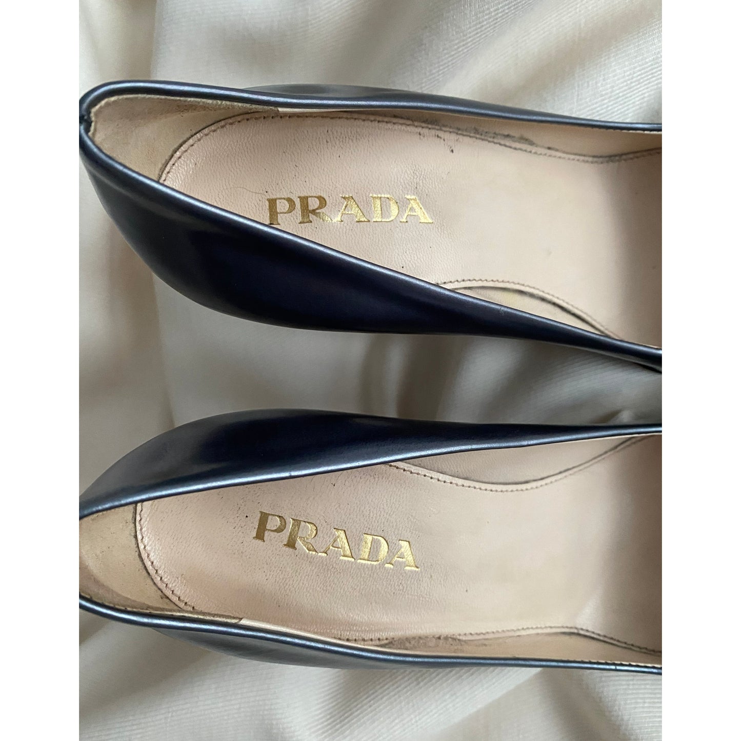 Prada Pointy Toe Pumps in Gunmetal Grey, size 37