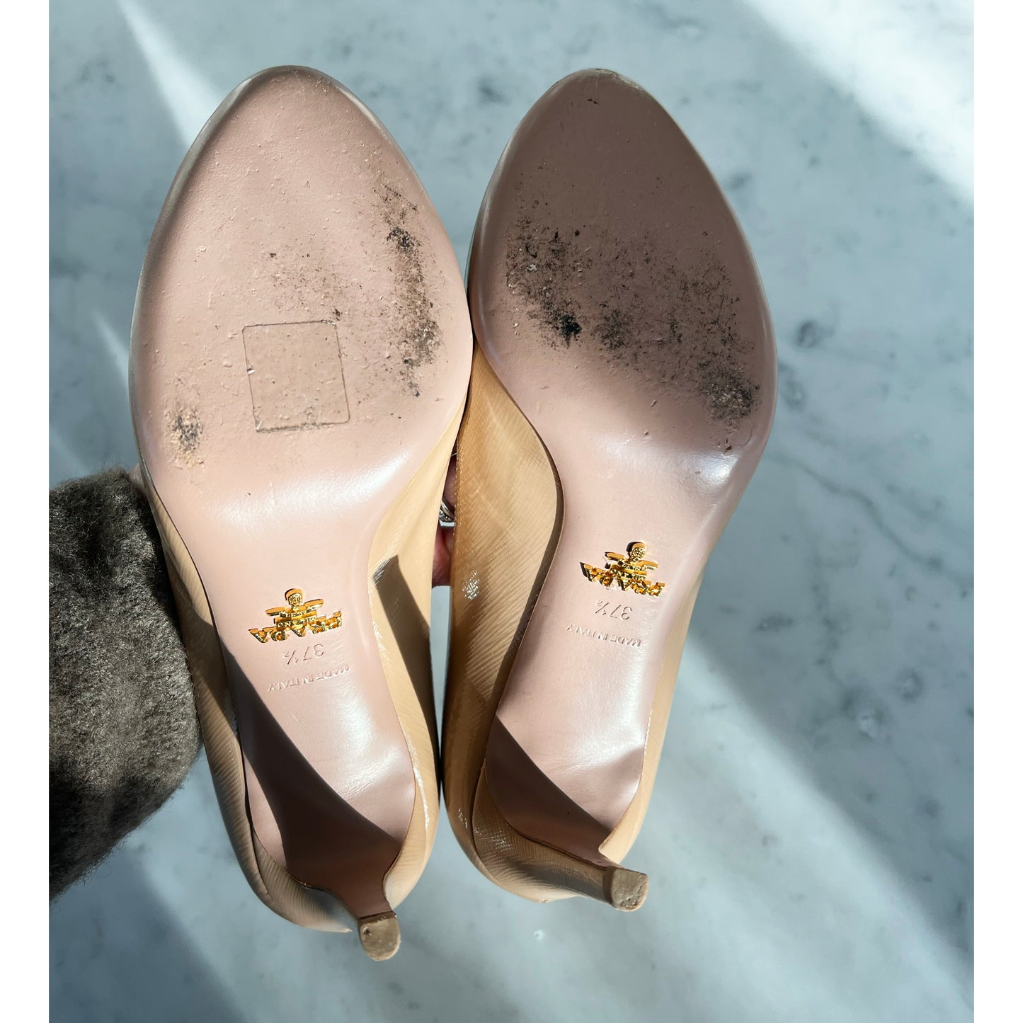 Prada Saffiano Vernis Pumps in Nude, size 37.5