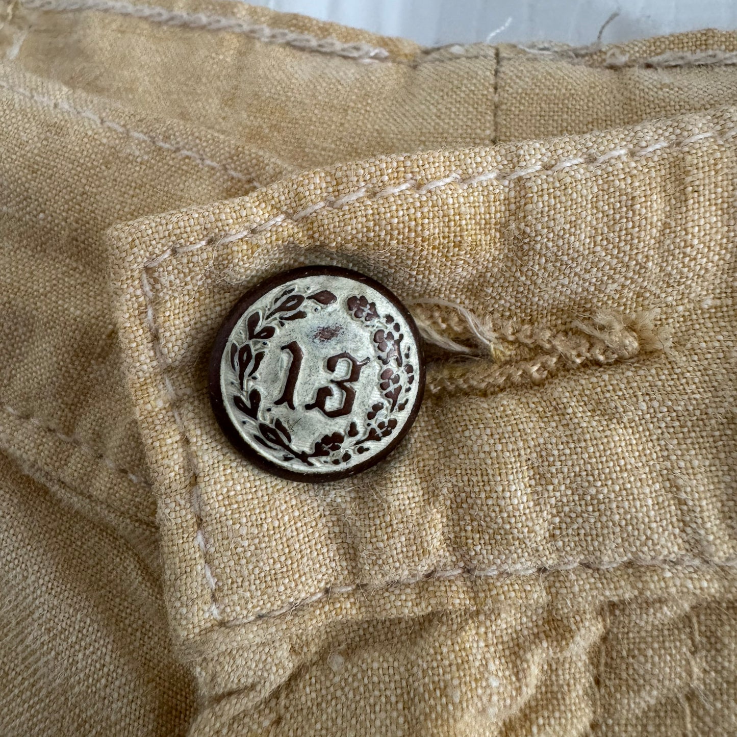 R13 "Double Loop Venti" Short in "Maize linen chambray", size 25 (fits 26 ish)