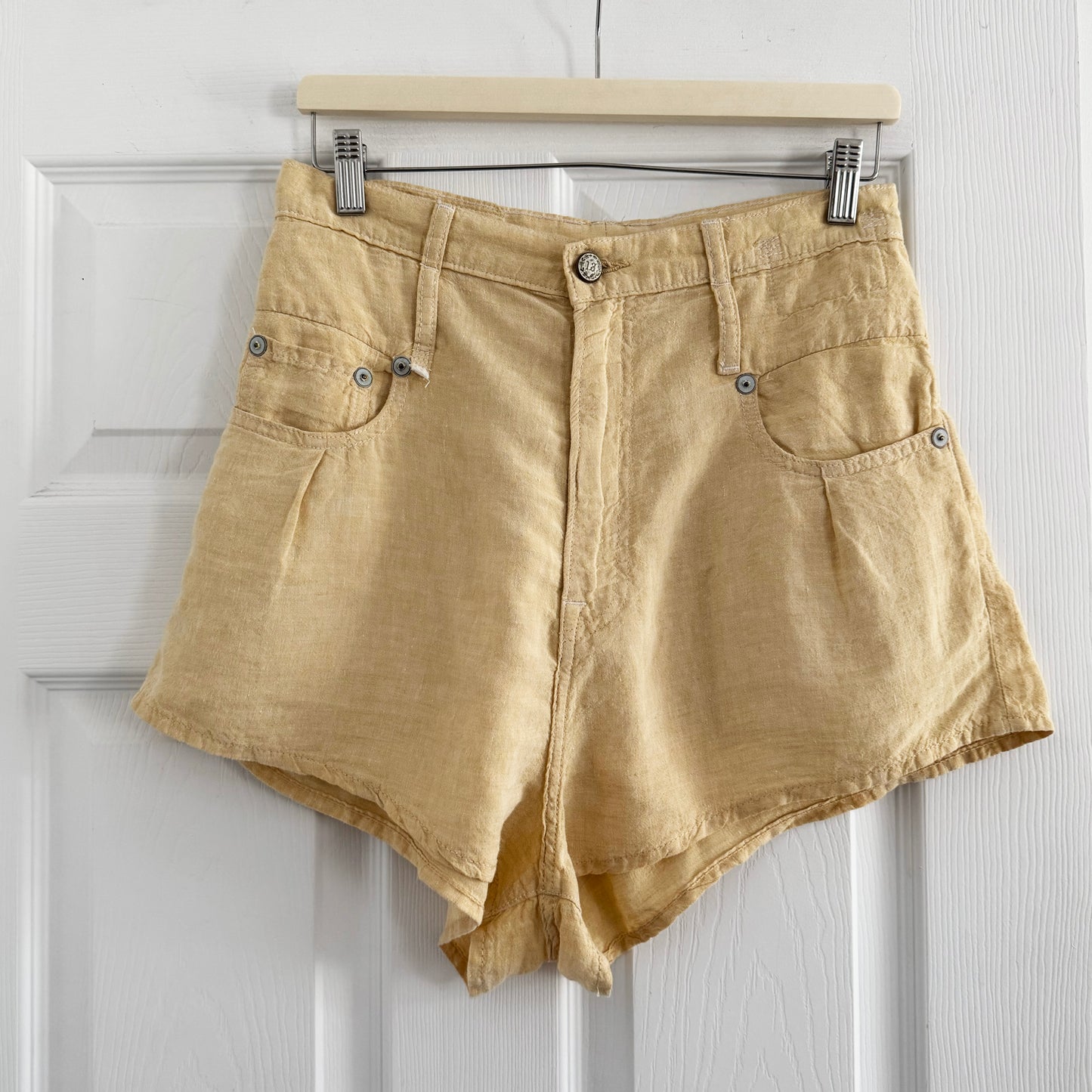 R13 "Double Loop Venti" Short in "Maize linen chambray", size 25 (fits 26 ish)