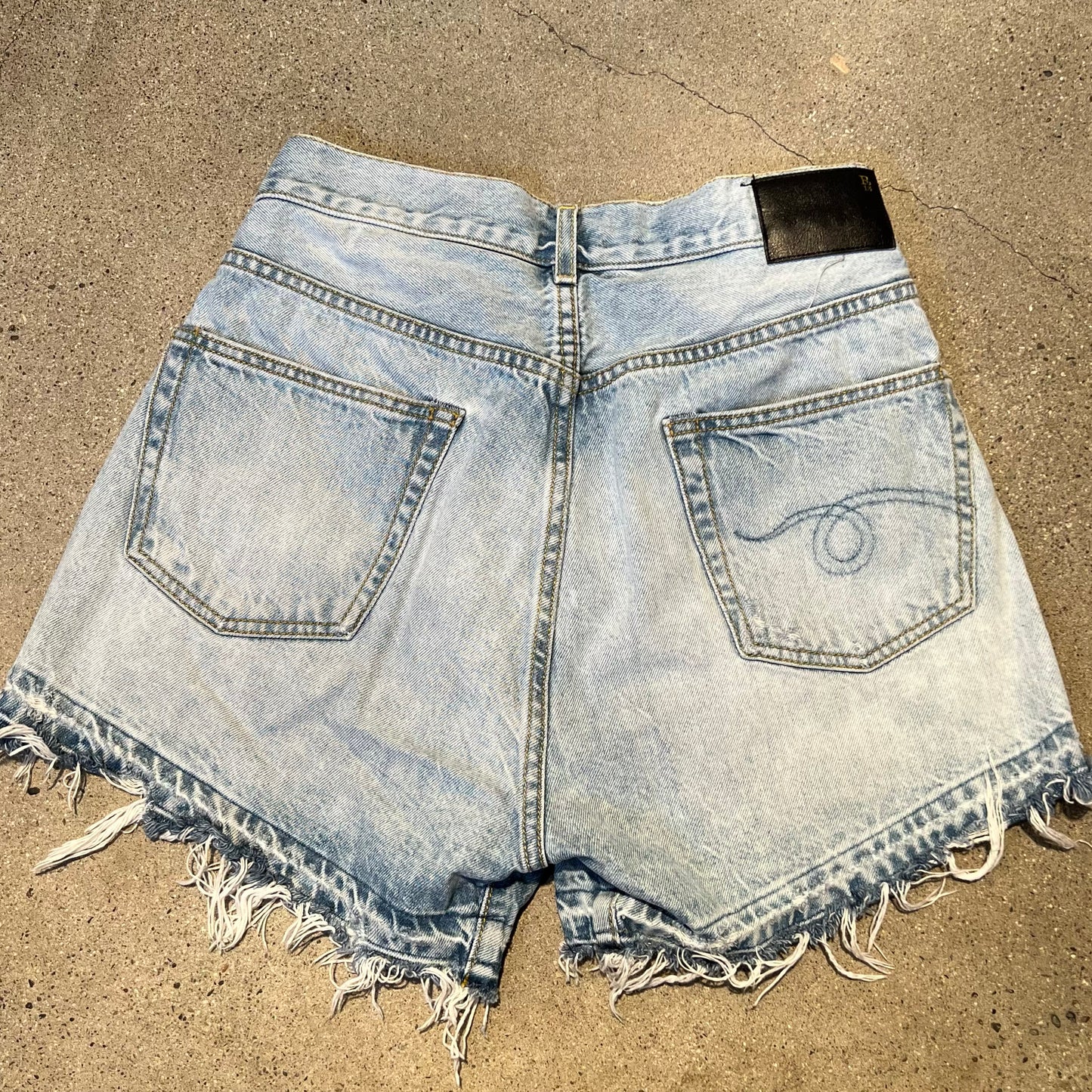 Short Crossover R13 en Tilly, taille 25 (convient au 26/27)