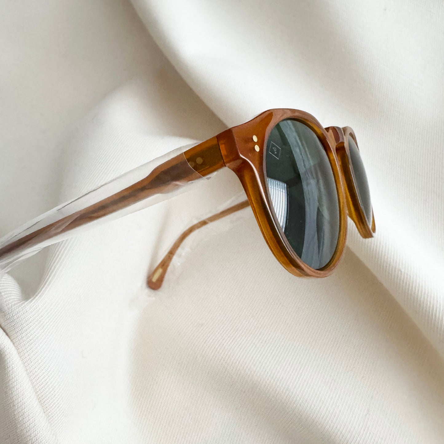 Raen "Remmy 49" Sunglasses in Honey
