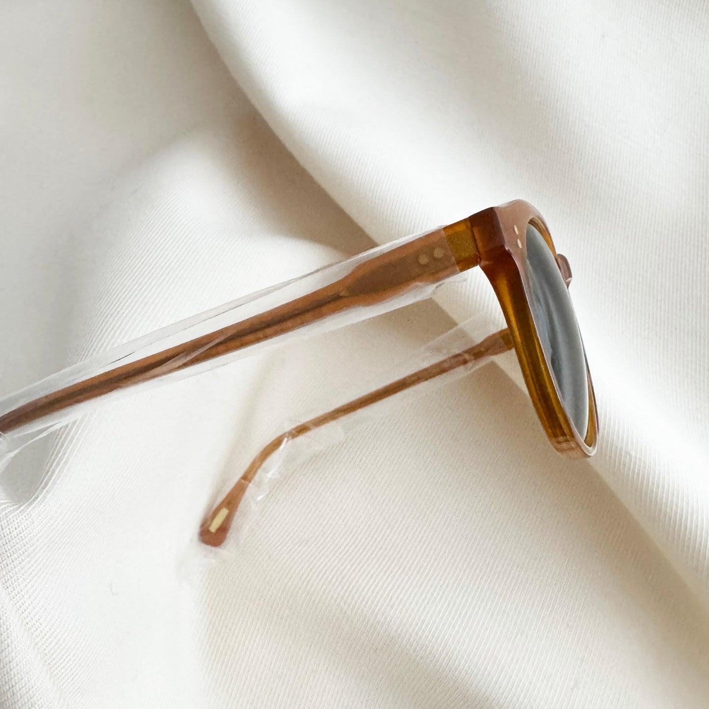 Raen "Remmy 49" Sunglasses in Honey