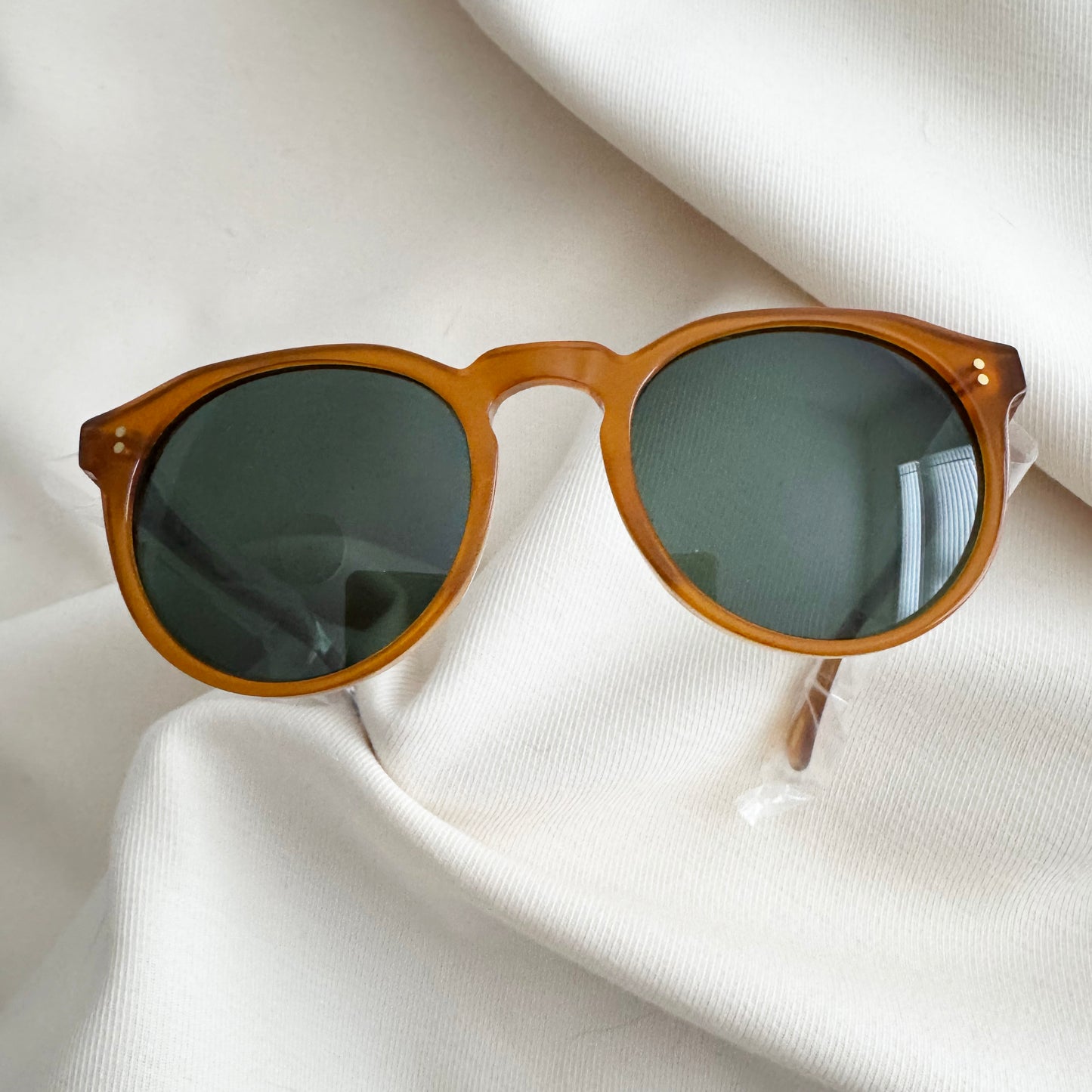 Raen "Remmy 49" Sunglasses in Honey