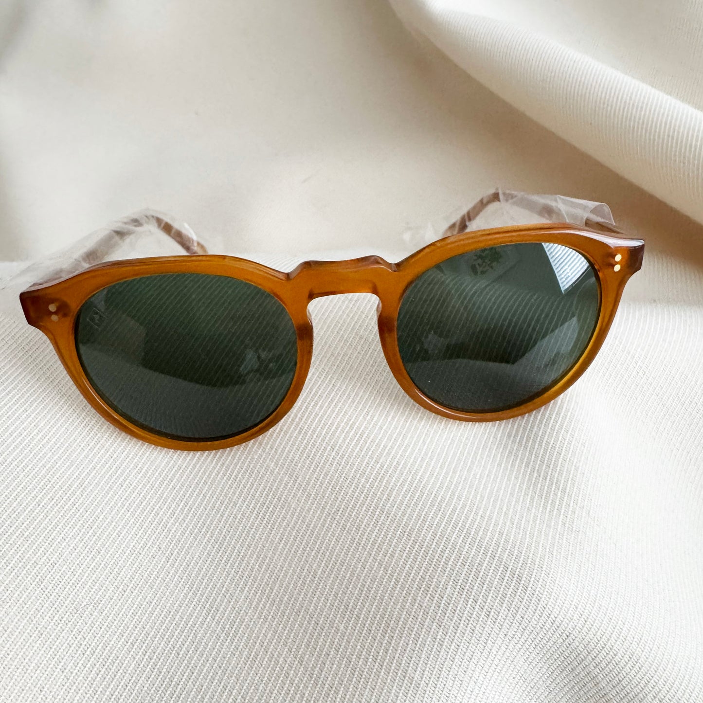 Raen "Remmy 49" Sunglasses in Honey