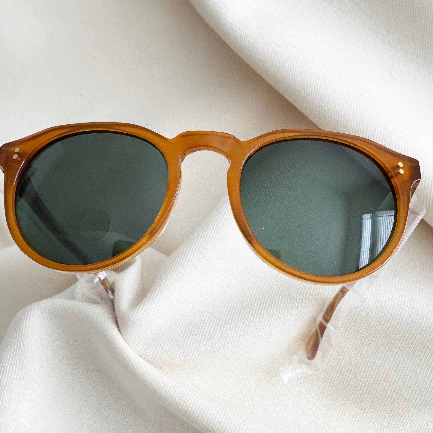 Raen "Remmy 49" Sunglasses in Honey