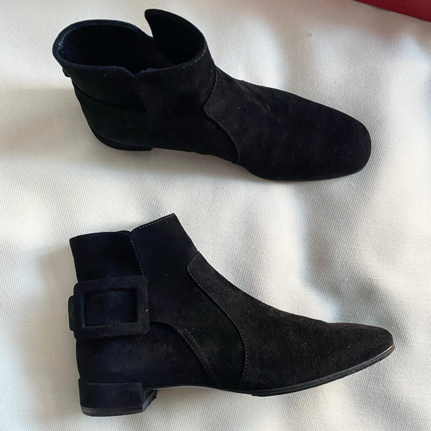 Bottines « Polly » en daim noir Roger Vivier, taille 35,5. Convient comme un 5.5