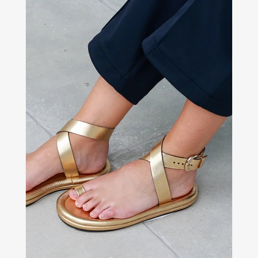 Tibi "Dwayne" Sandal in Gold, size 37