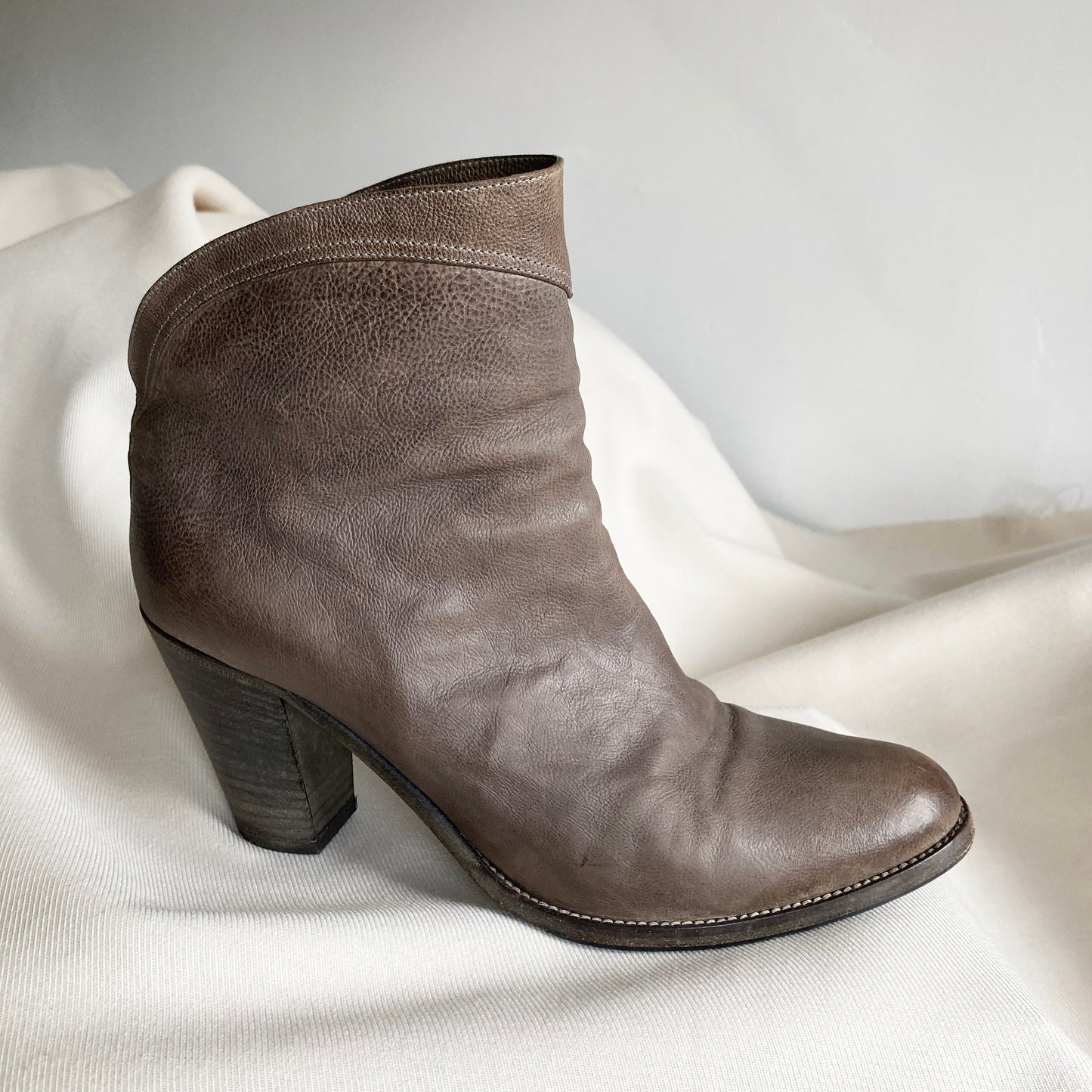 Sartore Taupe/Grey Leather Ankle Boots, size 41