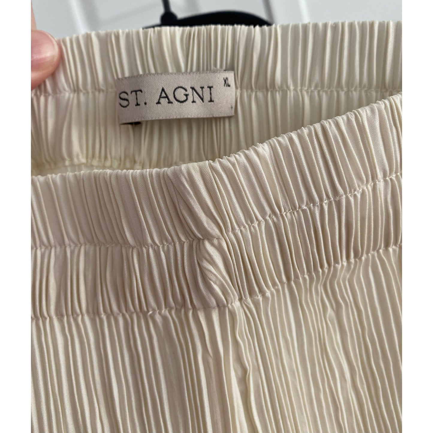 St. Agni Pleated Pants in Ivory, size XL