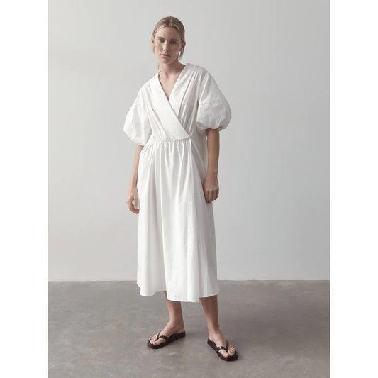 St Agni « Copenhague » Robe croisée en popeline blanche sur le devant, taille grande