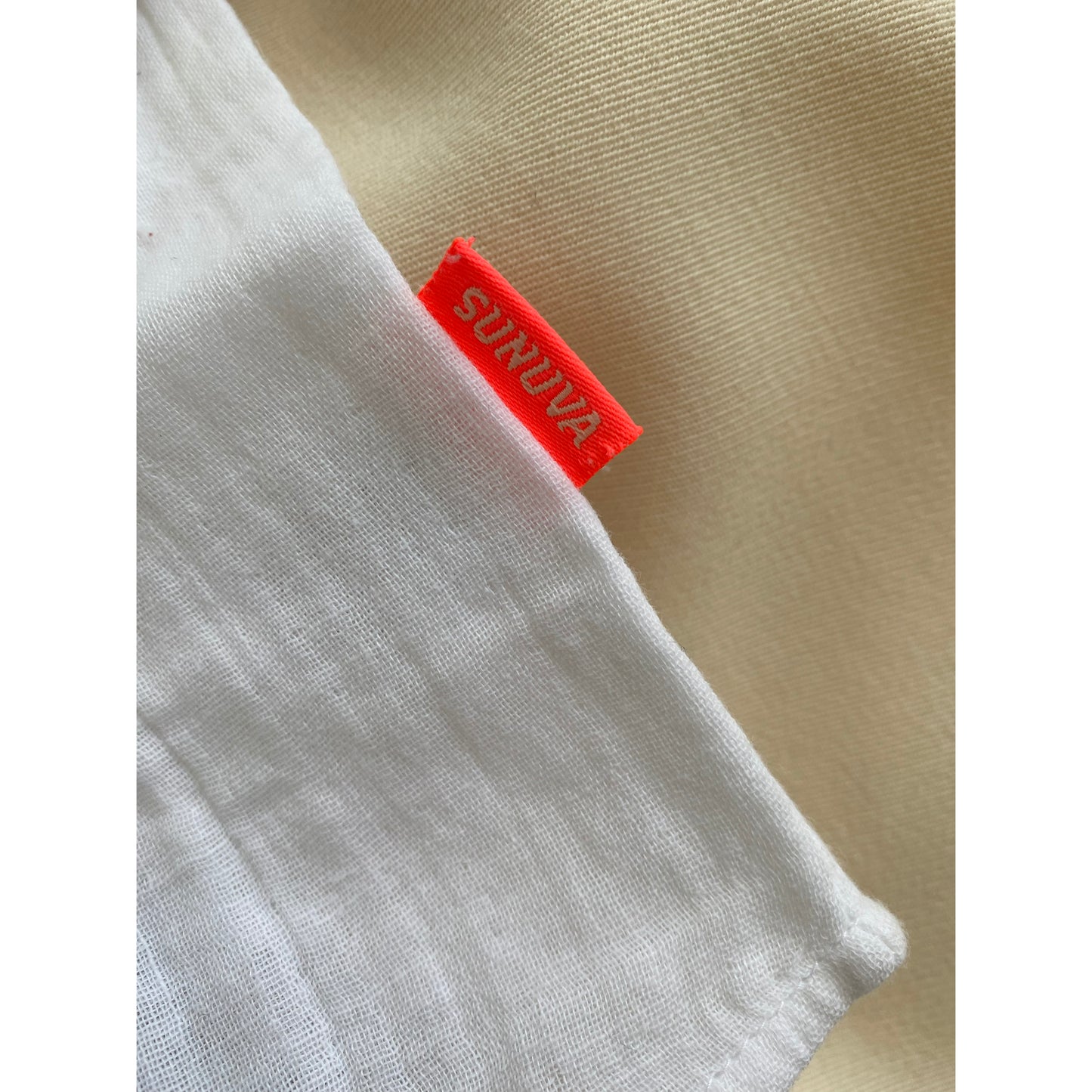 ** KIDS ** Sunuva White Shirt, size 5/6 years