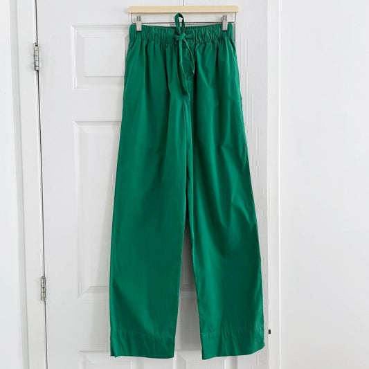 Tekla Cotton Poplin Pyjama Pants in Green, size Small