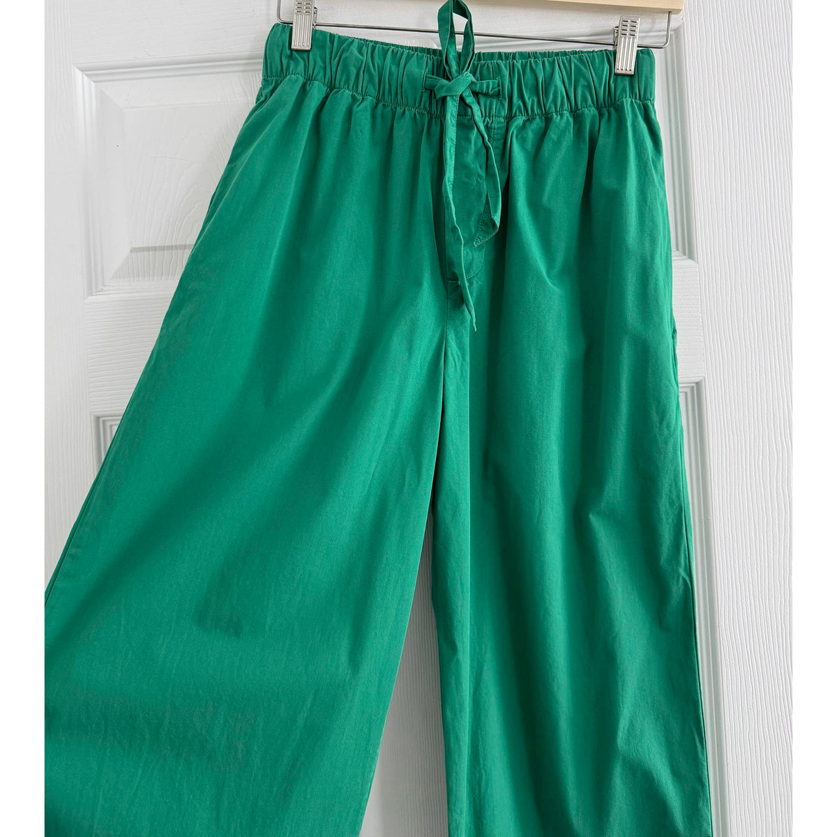 Tekla Cotton Poplin Pyjama Pants in Green, size Small