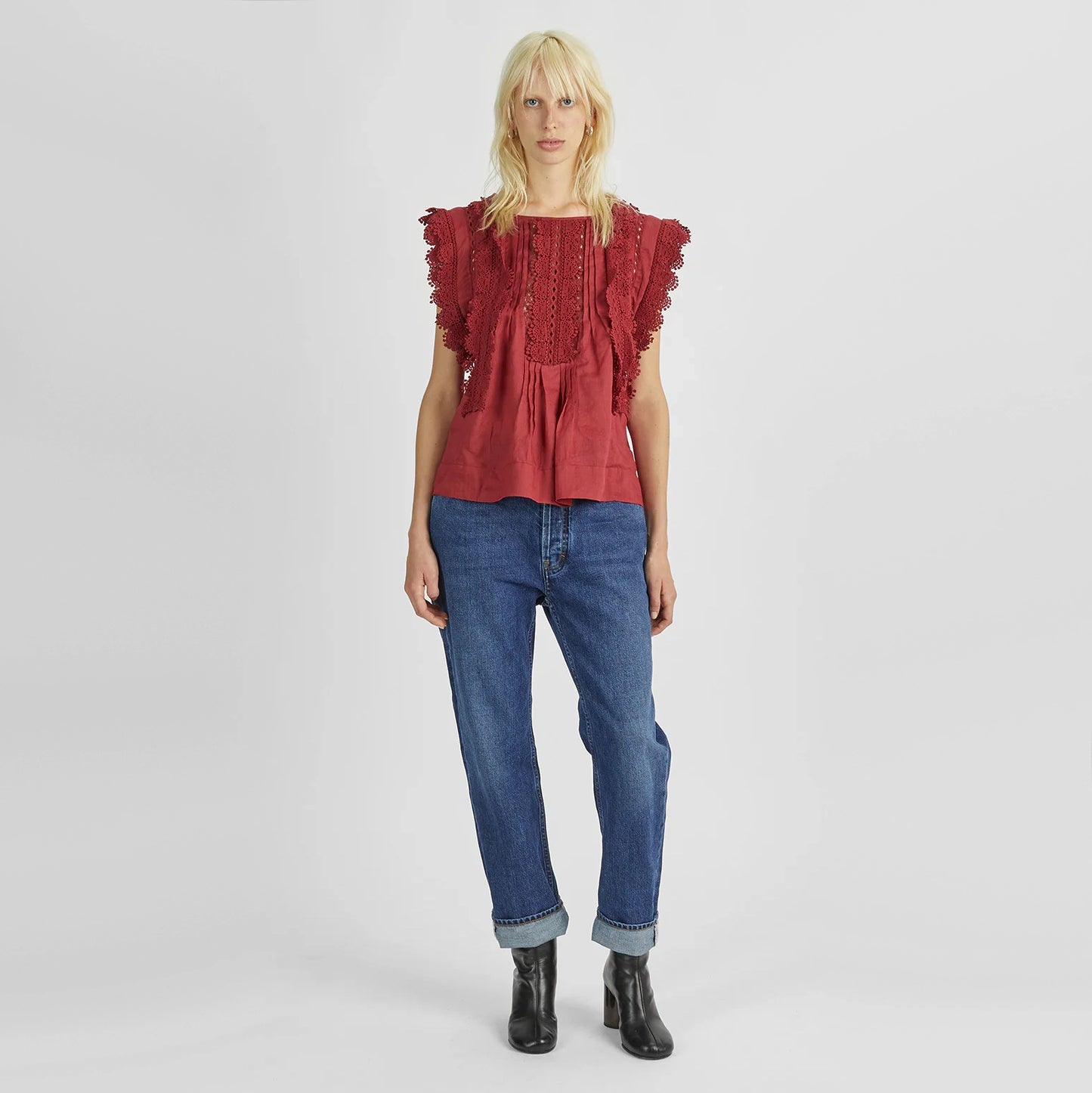 Blouse en lin rouge Isabel Marant avec bordure en crochet, taille 40