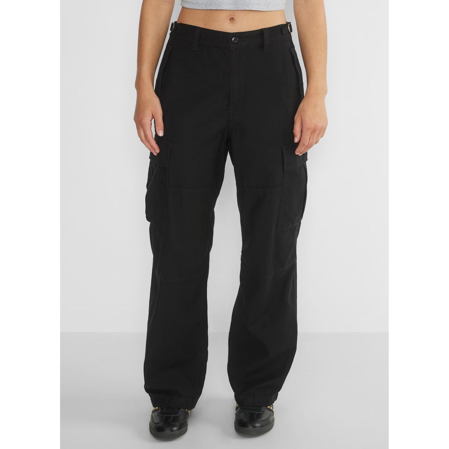 TNA Cargo Pants in Black, size 10