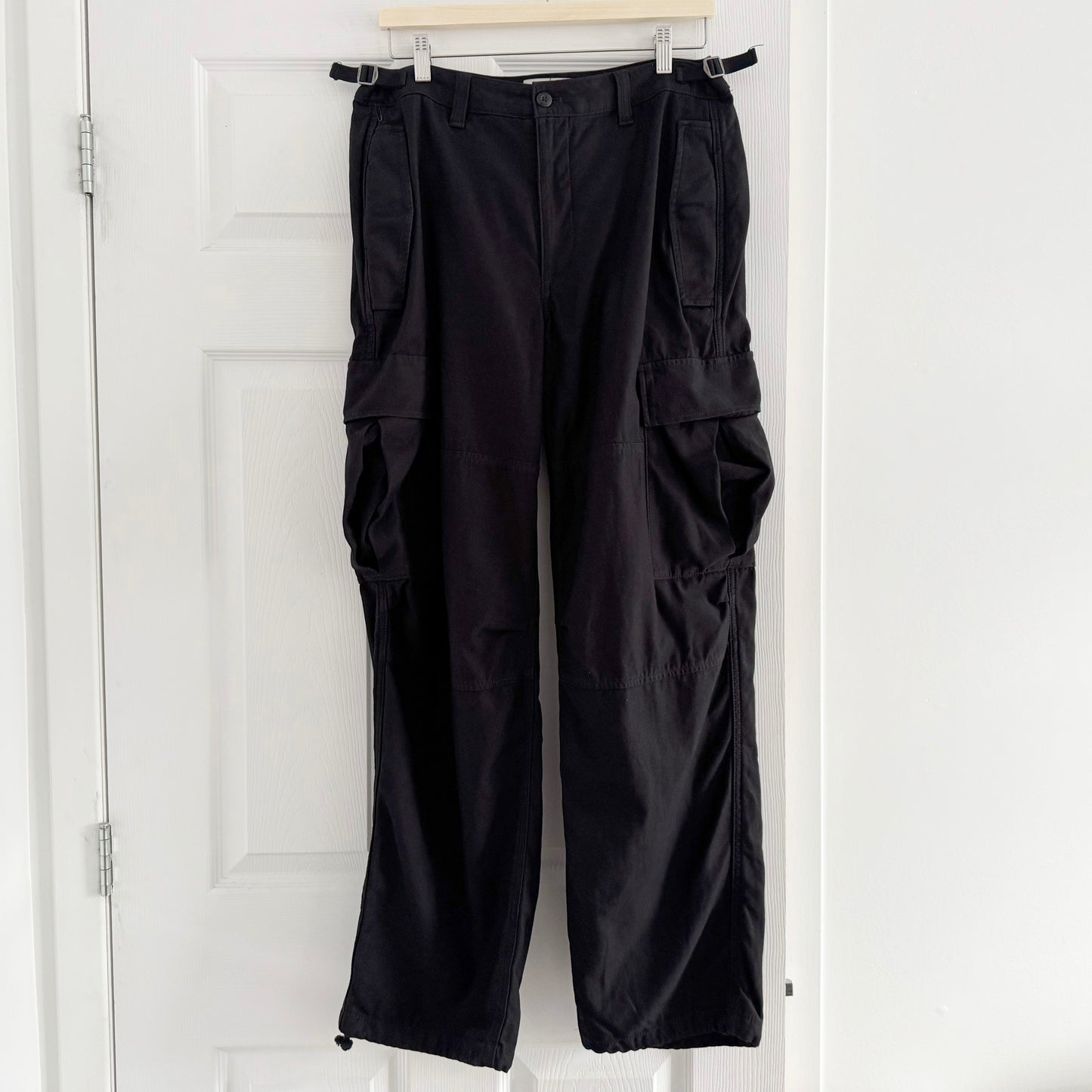 TNA Cargo Pants in Black, size 10