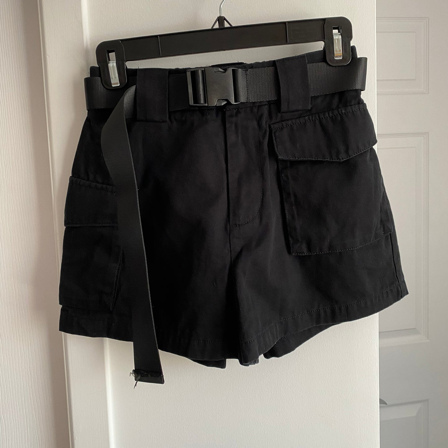 Short cargo noir TNA, taille XS