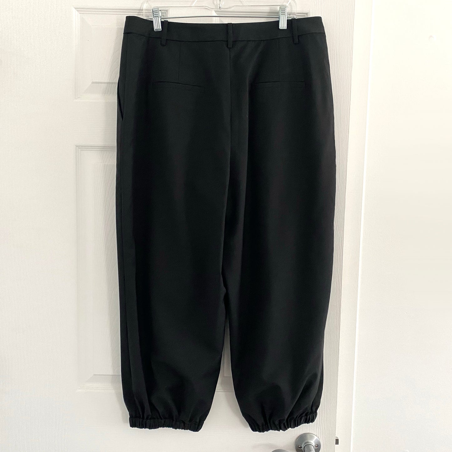 Tibi Tropical Wool Pleated Balloon Pant in Black, size 12