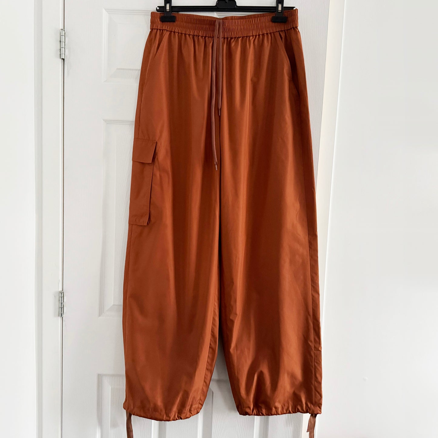 Tibi Italian Sporty Nylon Pull-on Joggers in Sienna, Size Large
