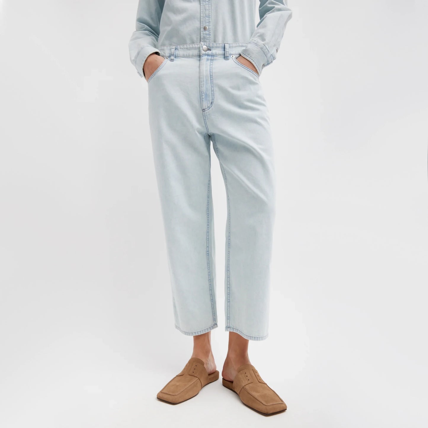 Tibi Lightweight Cropped Slouchy Cargo Jean in Bleached Denim, size 32