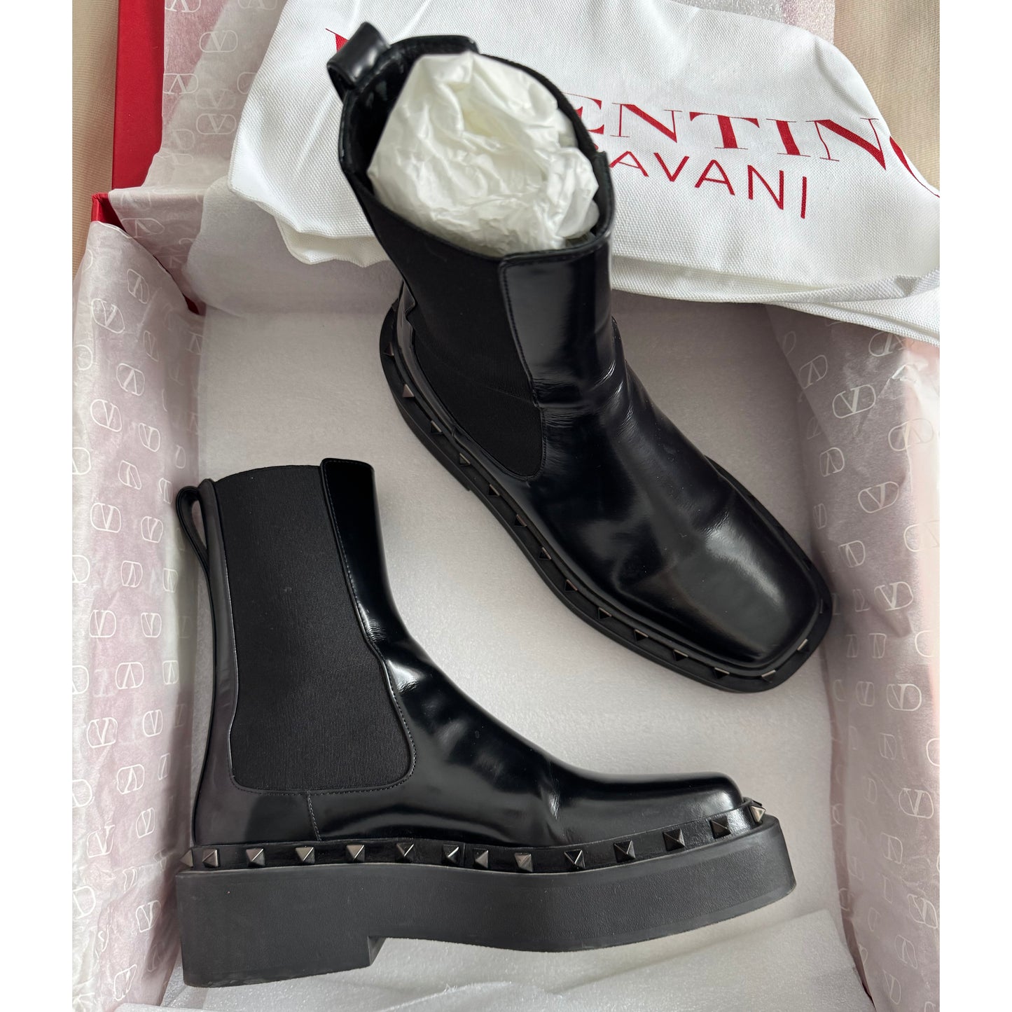 Valentino M-Way Rockstud Beatle Boots in Black, size 37.5