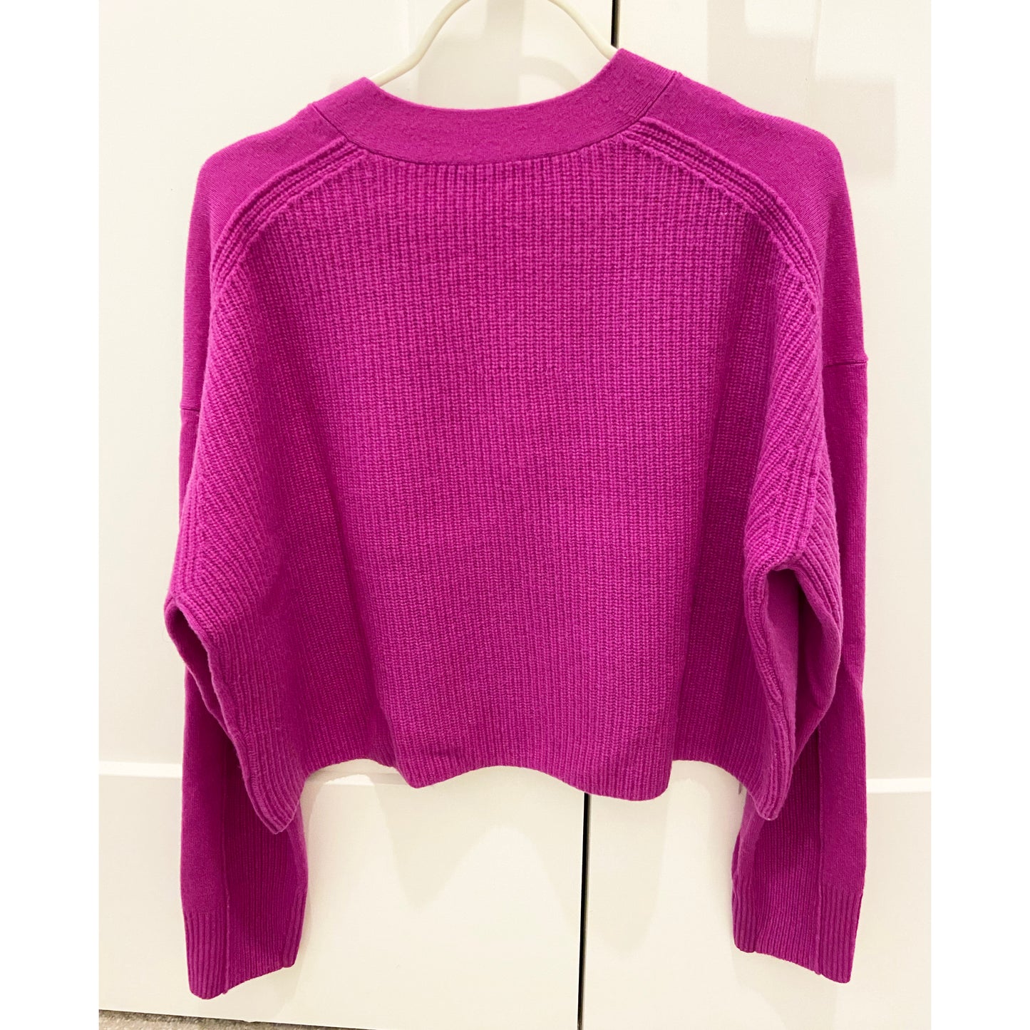 Vanessa Bruno Cropped Merino Cardigan in Violet, size Small