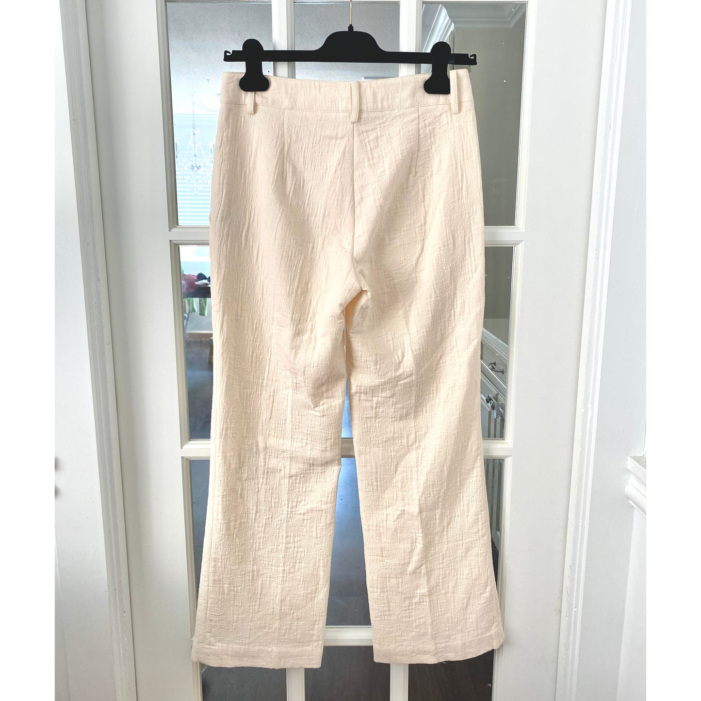 Vanessa Bruno embroidered cropped ivory pants, size 36. Fits like a size 2