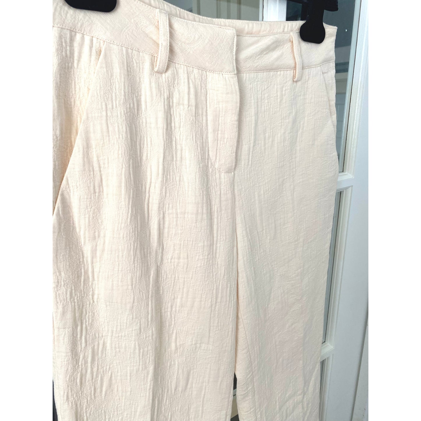 Vanessa Bruno embroidered cropped ivory pants, size 36. Fits like a size 2