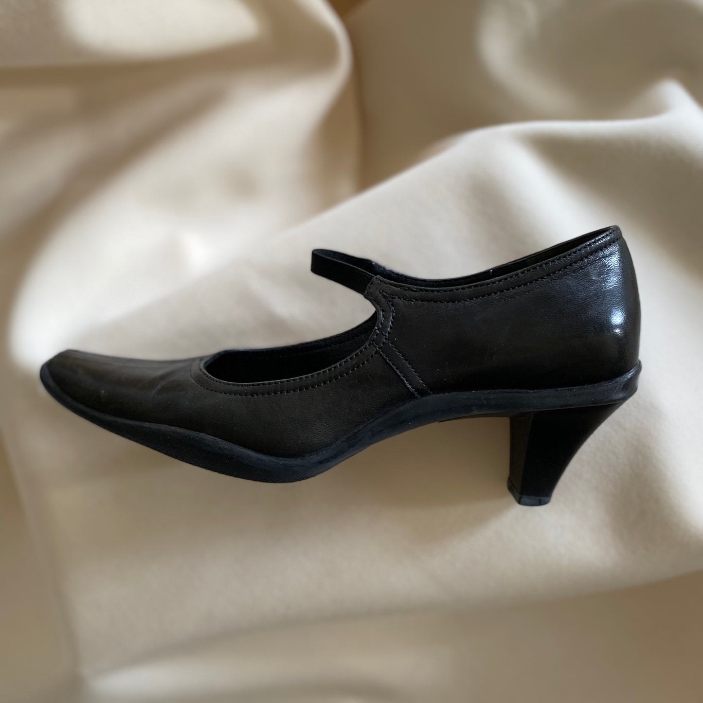 90's Vintage Prada Vintage Mary-jane pumps, size 35.5