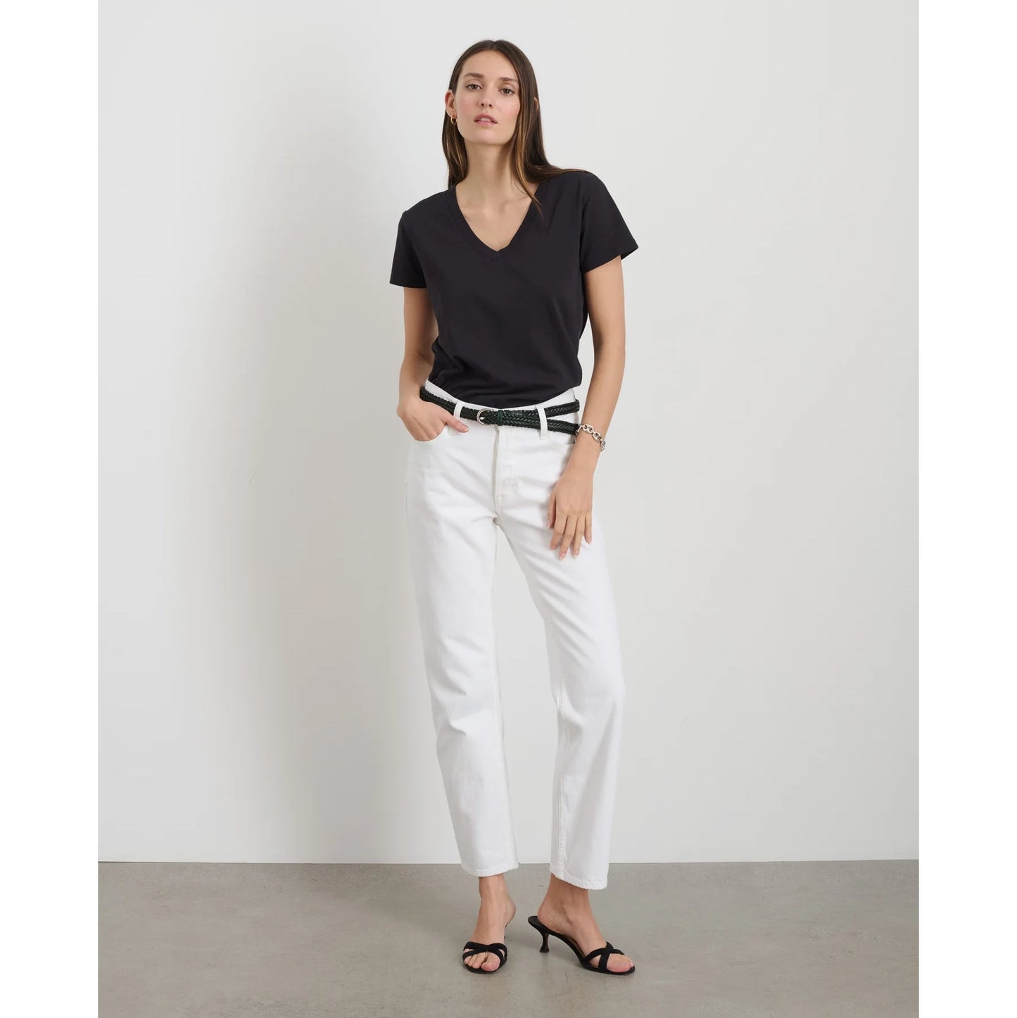Alex Mill "Jane" Mid Rise Straight Jean in "Shiro" White Wash, size 28 (fits 27/28)