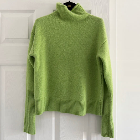 Wilfred Cashmere Turtleneck in Lime Green, size XS