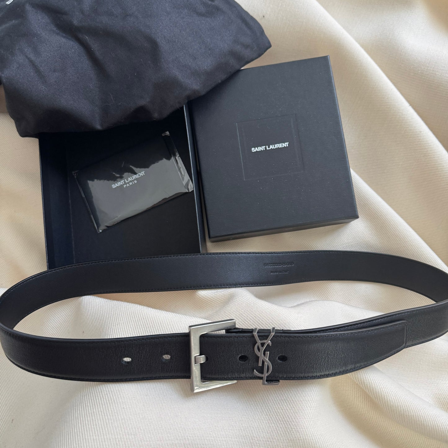 Saint Laurent "Cassandre 30" Leather belt in Black, size 85cm