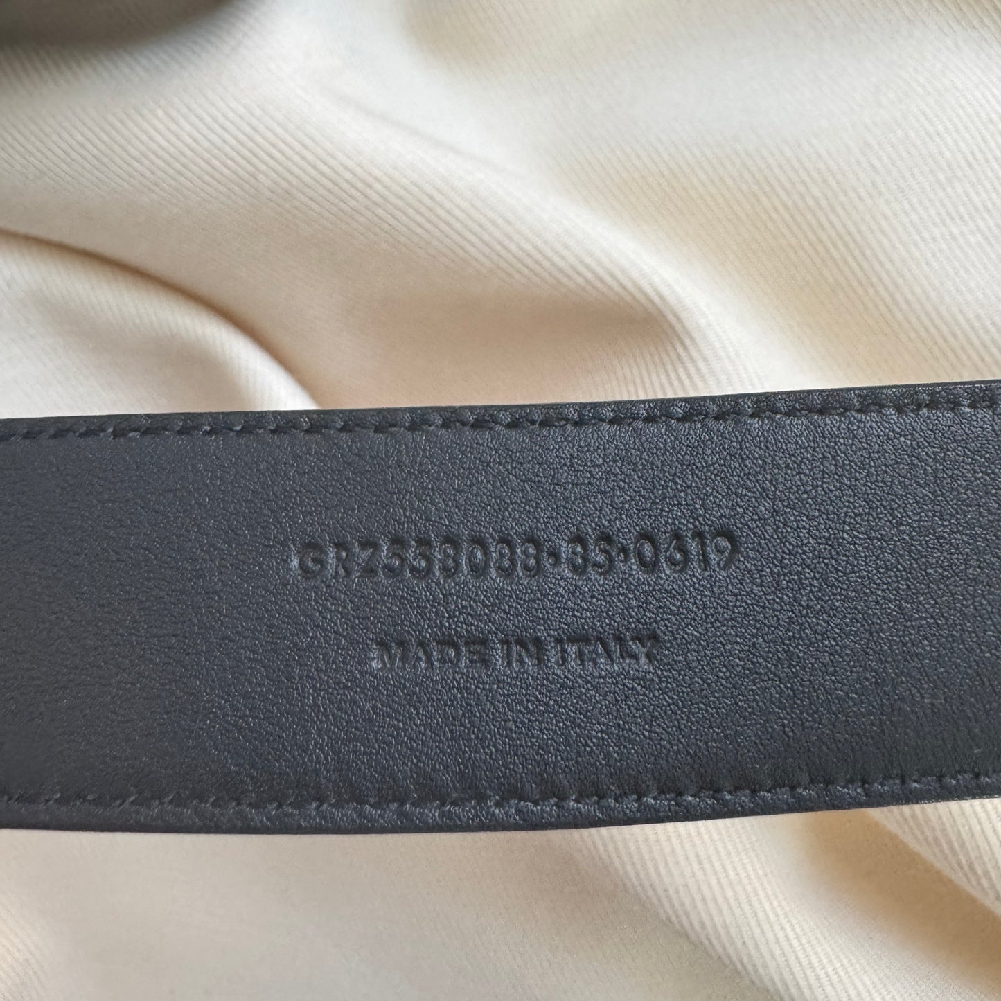Saint Laurent "Cassandre 30" Leather belt in Black, size 85cm