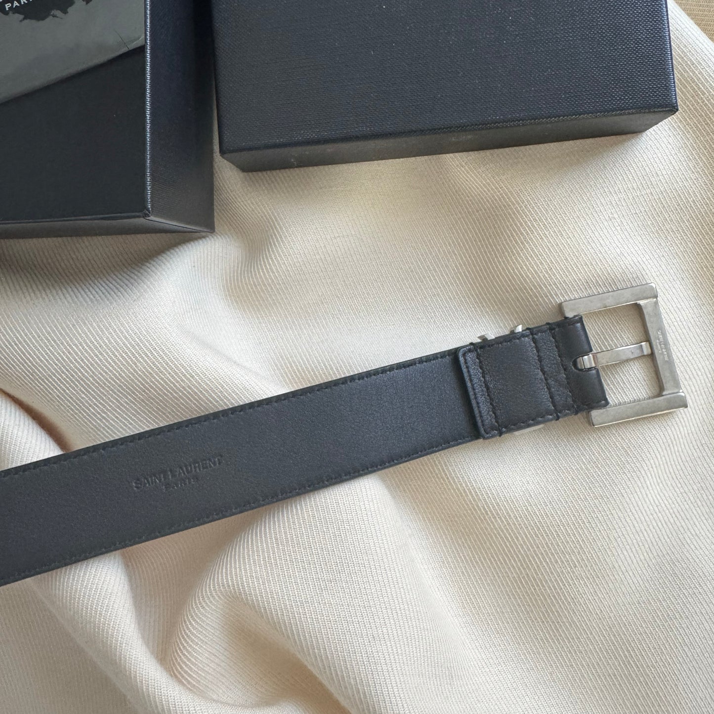 Saint Laurent "Cassandre 30" Leather belt in Black, size 85cm