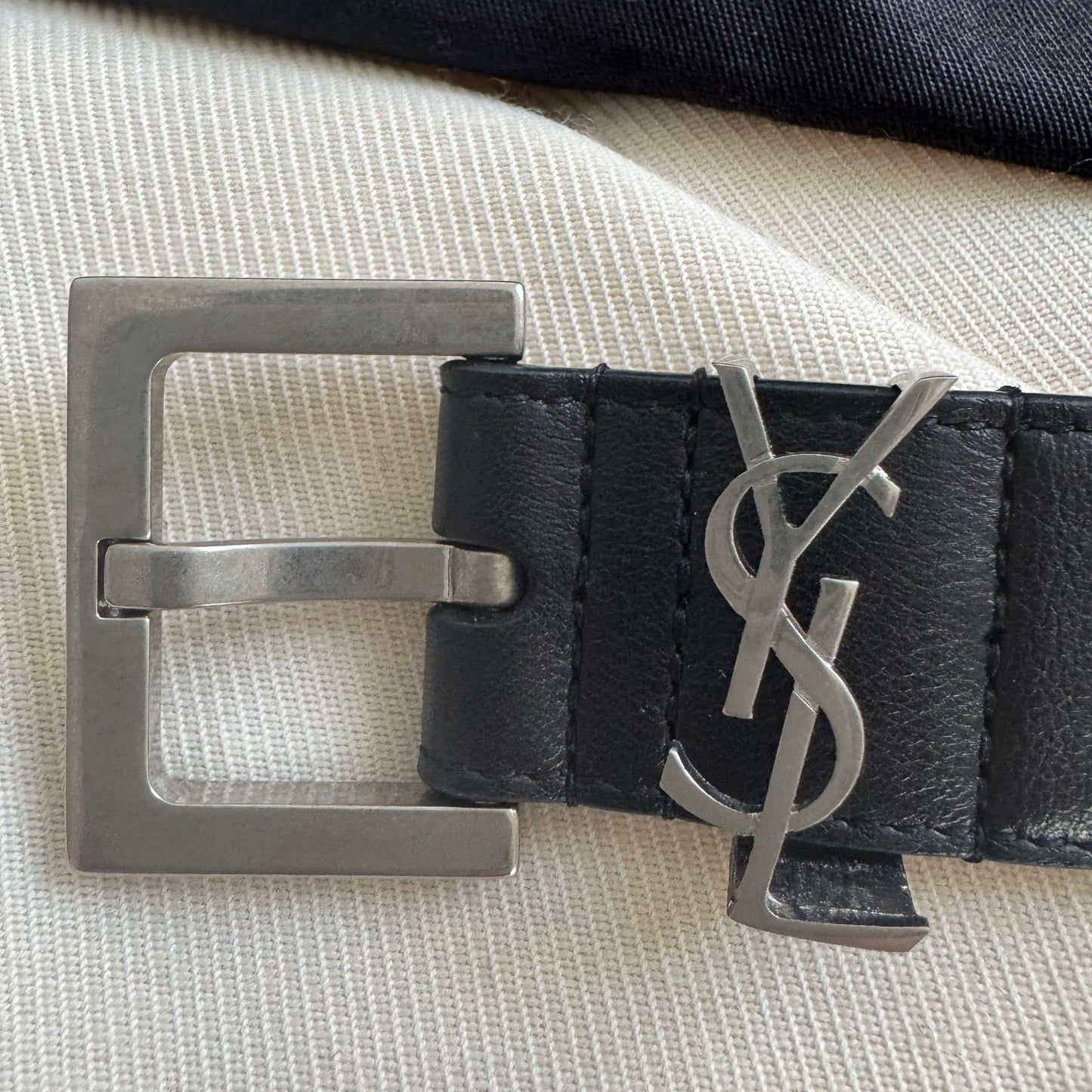 Saint Laurent "Cassandre 30" Leather belt in Black, size 85cm