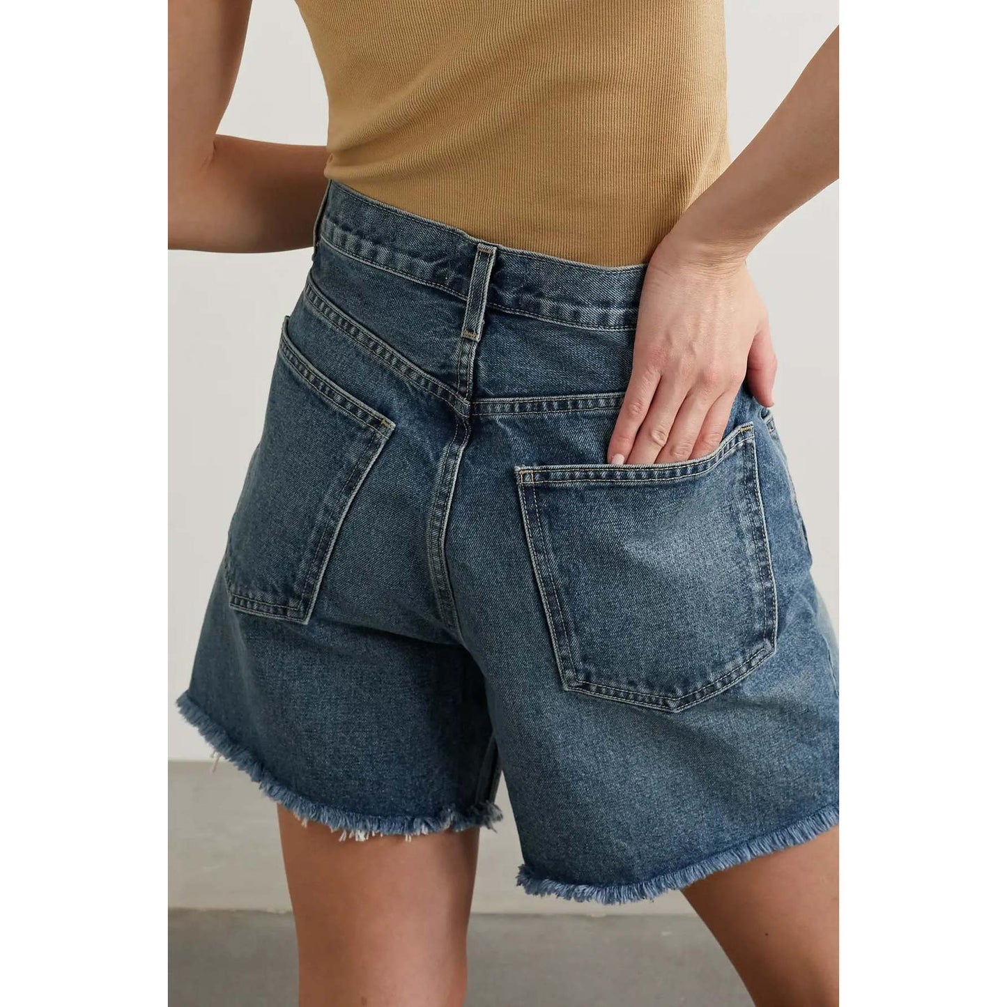 Nili Lotan "Yoann" Shorts in Simon Wash, size 25 (fits 26-27)