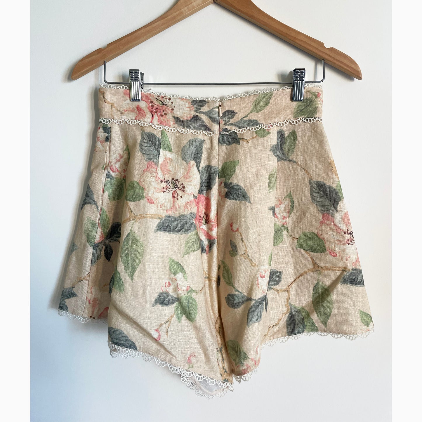 Zimmermann Linen Floral Print « Kirra » Trim Shorts, taille 1 (alias Taille XS/S)