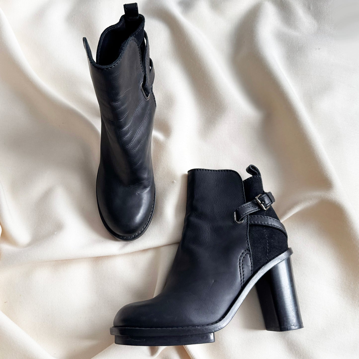 ACNE STUDIOS "Cypress" Ankle Boot in Black, size 40