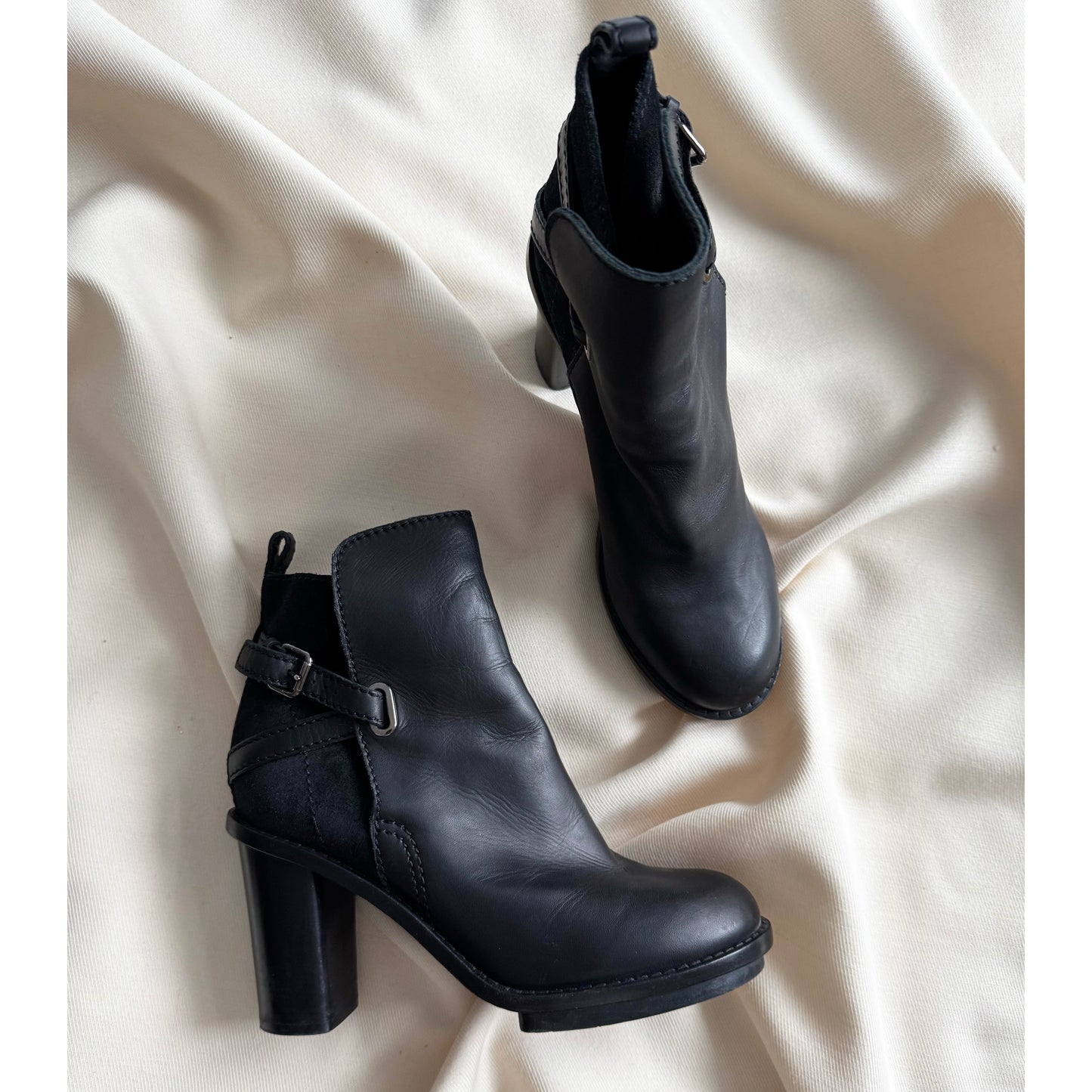 ACNE STUDIOS "Cypress" Ankle Boot in Black, size 40