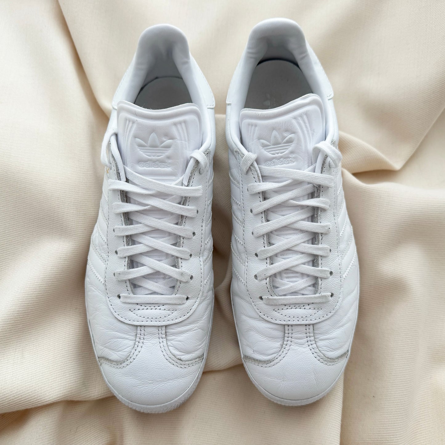 Adidas Gazelle Sneaker in White, size 7 mens/8.5 womens